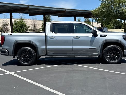 New 2026 GMC Sierra 1500 Elevation w/ LPO, Elevation Black Package AWD/4WD image 3