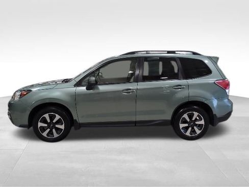 Used 2018 Subaru Forester 2.5i Premium w/ All-Weather Package image 9