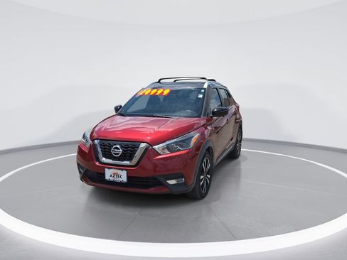 Used 2018 Nissan Kicks SR w/ Interior Electronics Package FWD image 3