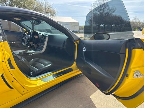 Used 2006 Chevrolet Corvette Z06 w/ Preferred Equipment Group image 24