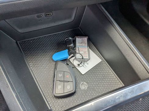 Used 2025 Chevrolet Equinox LT image 28