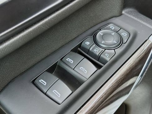 Used 2022 Chevrolet Silverado 2500 LTZ w/ LTZ Plus Package image 21