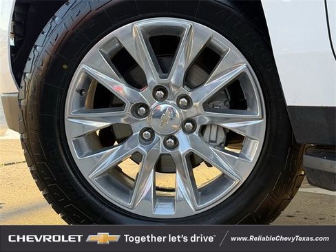 Used 2023 Chevrolet Suburban Premier image 11