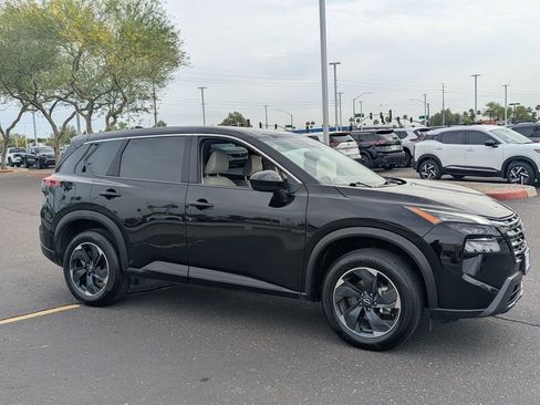 Certified 2025 Nissan Rogue SV image 8
