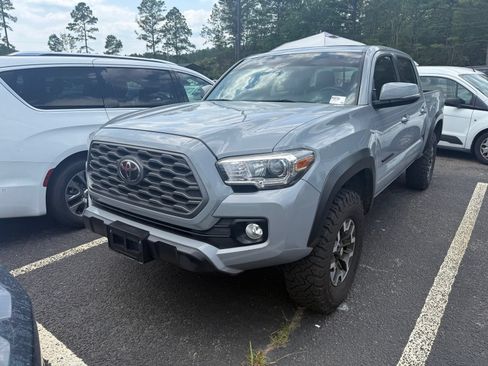 Used 2021 Toyota Tacoma TRD Off-Road AWD/4WD image 3