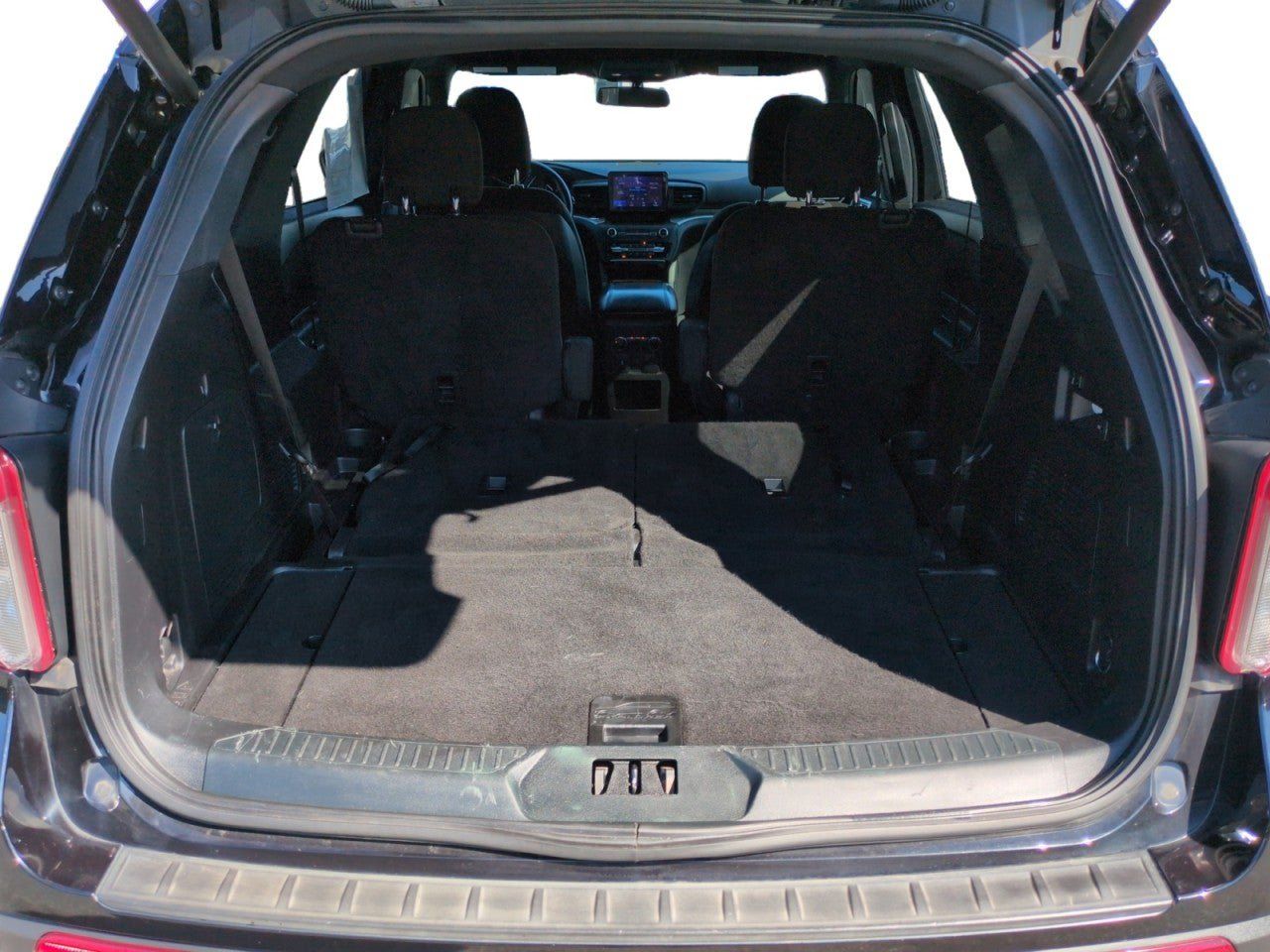 Used 2020 Ford Explorer XLT w/ Comfort Package AWD/4WD image 24