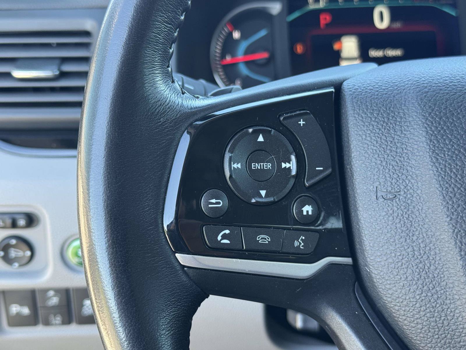 Used 2019 Honda Pilot Touring image 11