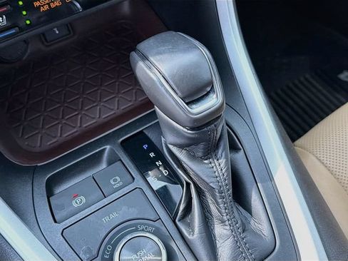 Used 2020 Toyota RAV4 Limited w/ Limited Grade Weather Package AWD/4WD image 18