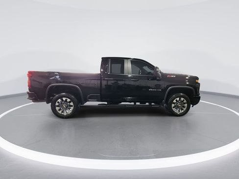 Used 2024 Chevrolet Silverado 2500 Custom w/ Custom Value Package image 9
