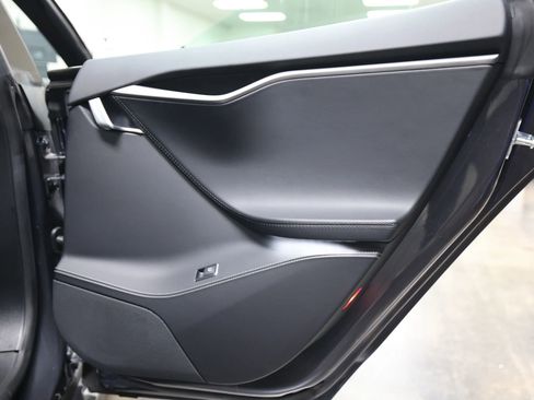 Used 2018 Tesla Model S 75D image 36