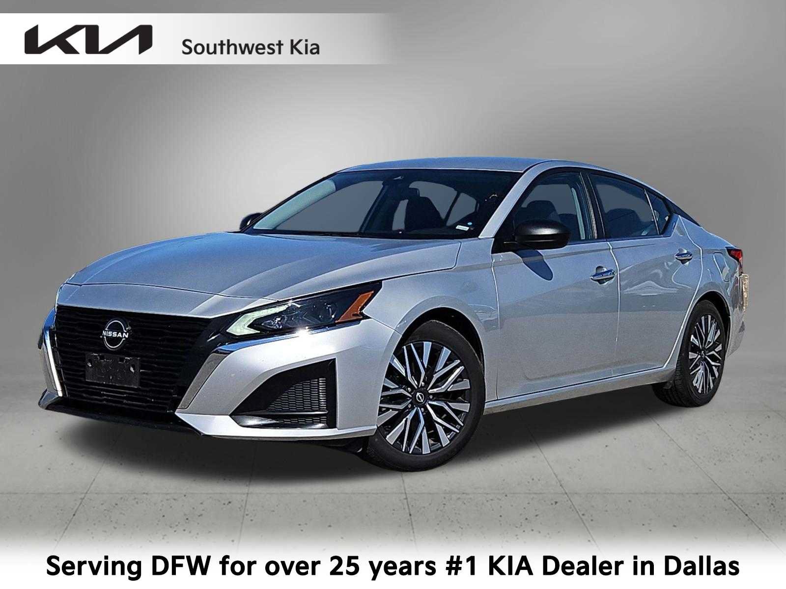 Used 2024 Nissan Altima 2.5 SV FWD image 1