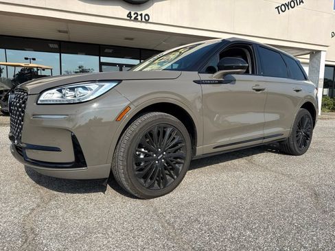 Certified 2025 Lincoln Corsair Reserve w/ Jet Appearance Package AWD/4WD image 15