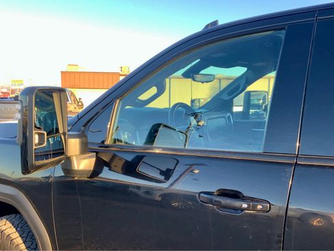 Used 2022 GMC Sierra 3500 AT4 w/ AT4 Premium Plus Package image 13