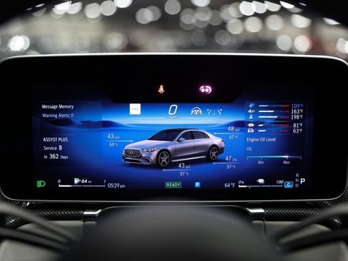 Used 2025 Mercedes-Benz S 63 AMG S image 54