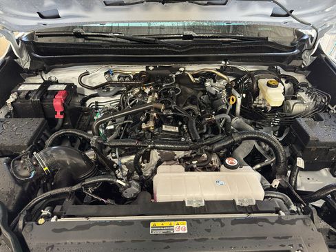 Certified 2025 Toyota Tacoma SR5 AWD/4WD image 19