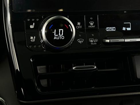 Used 2023 Toyota Highlander Limited image 20