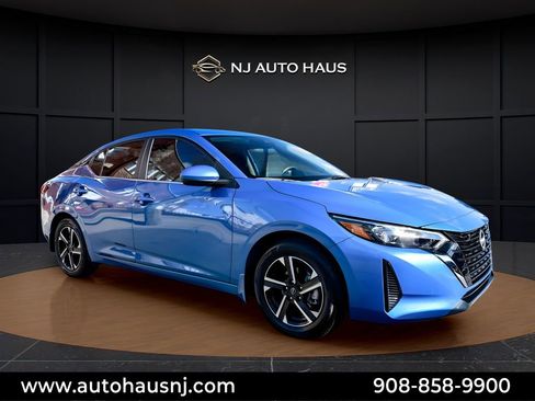 Used 2025 Nissan Sentra SV image 1