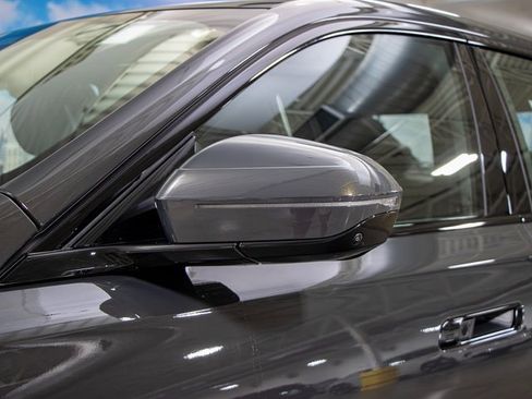 Used 2026 BMW 750e xDrive w/ Executive Package image 10