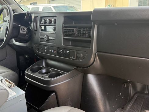 Used 2018 Chevrolet Express 2500 w/ Driver Convenience Package RWD image 42