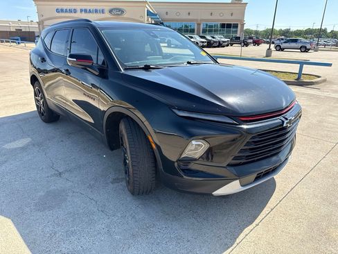 Used 2024 Chevrolet Blazer LT w/ Sound & Technology Package FWD image 18
