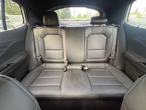 Used 2025 Buick Envista Sport Touring image 37