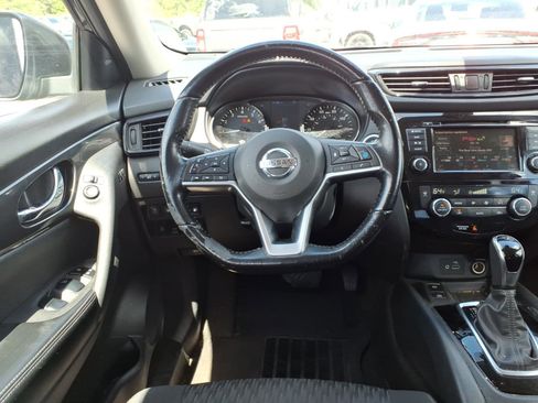 Used 2020 Nissan Rogue SV w/ Premium Package AWD/4WD image 15