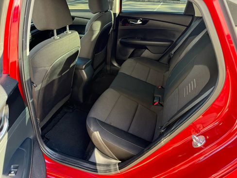 Used 2019 Kia Forte S image 18