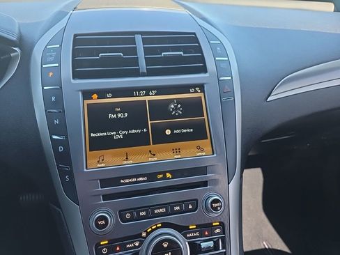 Used 2018 Lincoln MKZ Premiere image 18