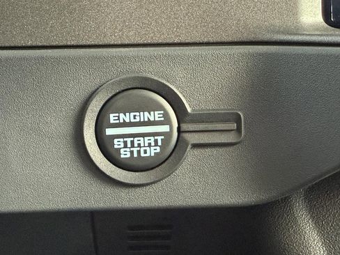 New 2025 Ford Bronco Badlands image 10