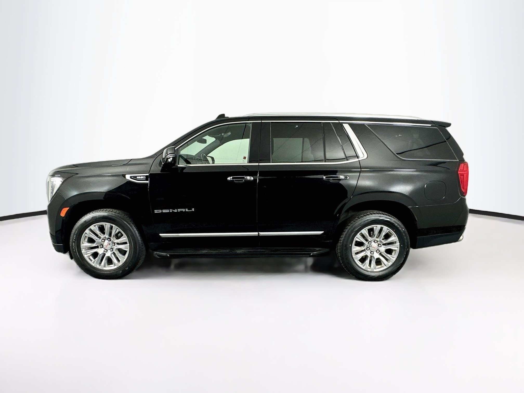 Used 2021 GMC Yukon Denali AWD/4WD image 4