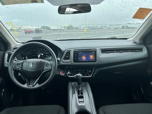 Used 2018 Honda HR-V EX image 17