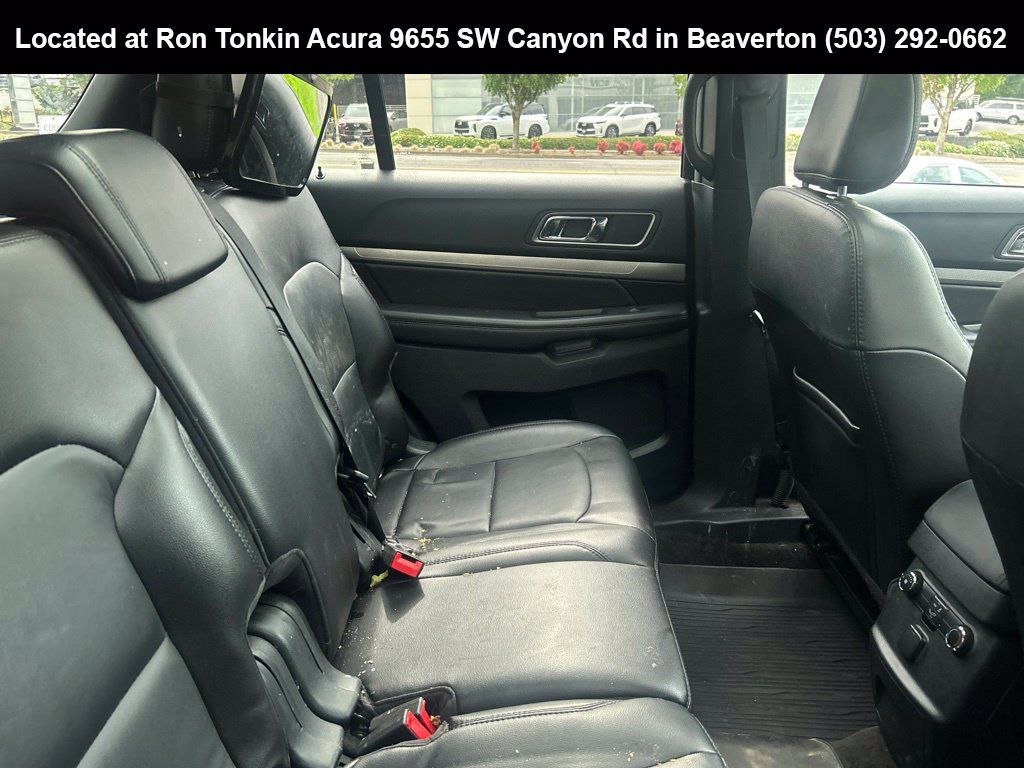 Used 2018 Ford Explorer XLT w/ Equipment Group 202A AWD/4WD image 10