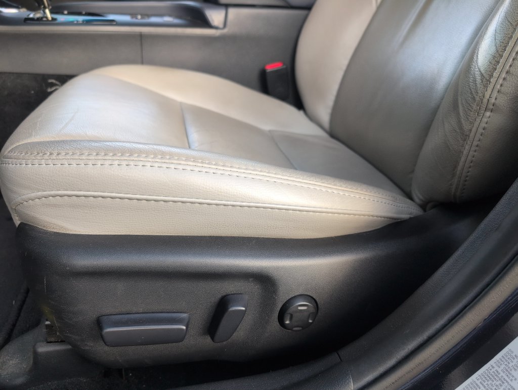 Used 2015 Toyota Avalon XLE FWD image 13