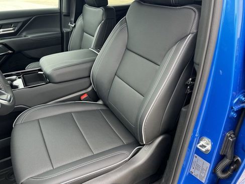 New 2025 Chevrolet Silverado EV LT image 20