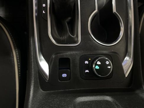 Certified 2022 Chevrolet Traverse Premier w/ Redline Edition image 21