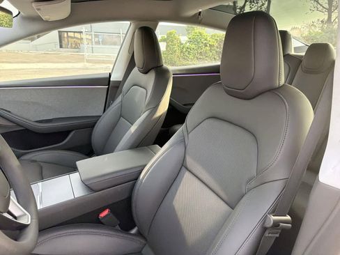 Used 2025 Tesla Model 3 Long Range image 27