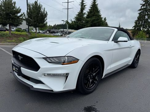 Used 2020 Ford Mustang Premium RWD image 5