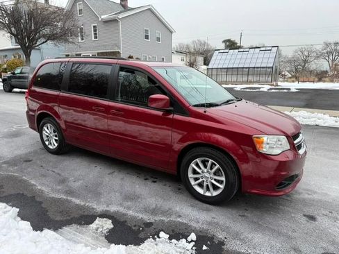 Used 2014 Dodge Grand Caravan SXT image 9