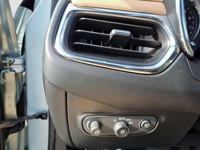 Used 2022 Chevrolet Equinox Premier FWD image 24
