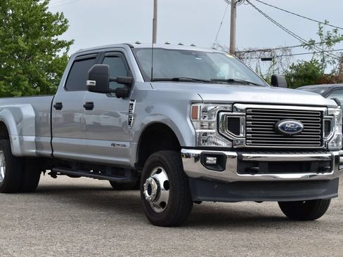 Used 2022 Ford F350 XLT w/ FX4 Off-Road Package AWD/4WD image 3