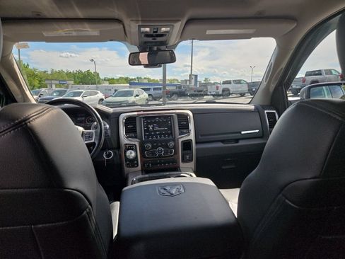 Used 2018 RAM 1500 Laramie AWD/4WD image 14