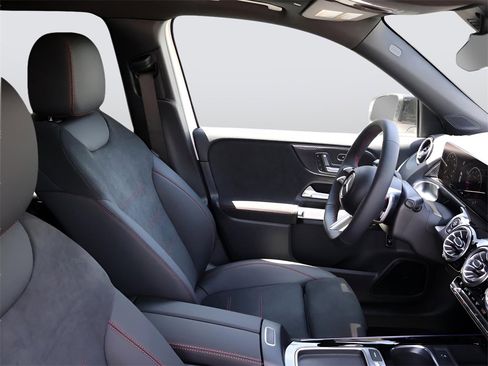 Certified 2025 Mercedes-Benz GLB 250 4MATIC image 10