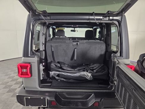 Used 2022 Jeep Wrangler Sport AWD/4WD image 27