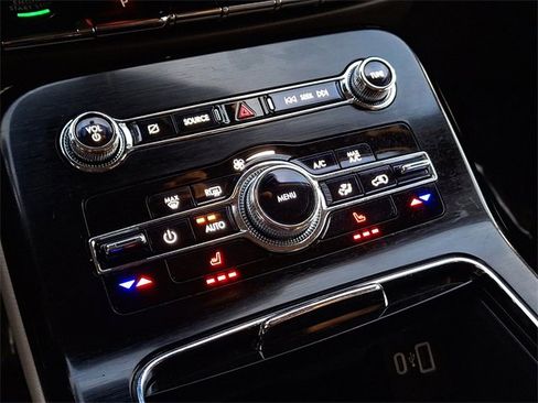 Used 2021 Lincoln Nautilus AWD w/ Equipment Group 101A image 14