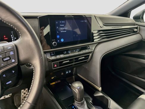 Used 2025 Toyota Camry SE FWD image 26
