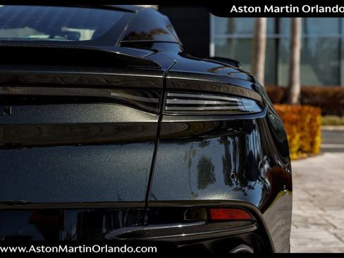 Used 2023 Aston Martin DBS Coupe image 33