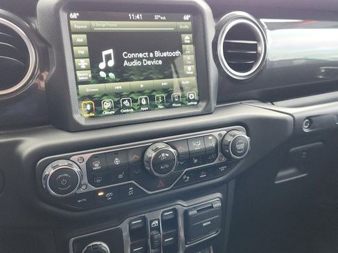 Used 2021 Jeep Wrangler Unlimited Rubicon w/ Trailer Tow Package image 11