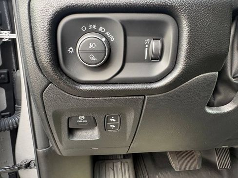 Used 2025 RAM 1500 Big Horn AWD/4WD image 16