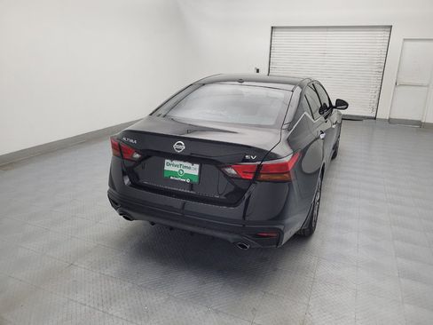 Used 2019 Nissan Altima 2.5 SV image 7