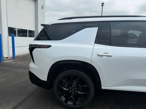 Used 2024 Chevrolet Traverse RS w/ LPO, Floor Liner Package AWD/4WD image 4